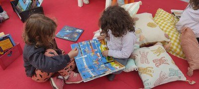 Fira del llibre. Espai de lectura - Mataró
